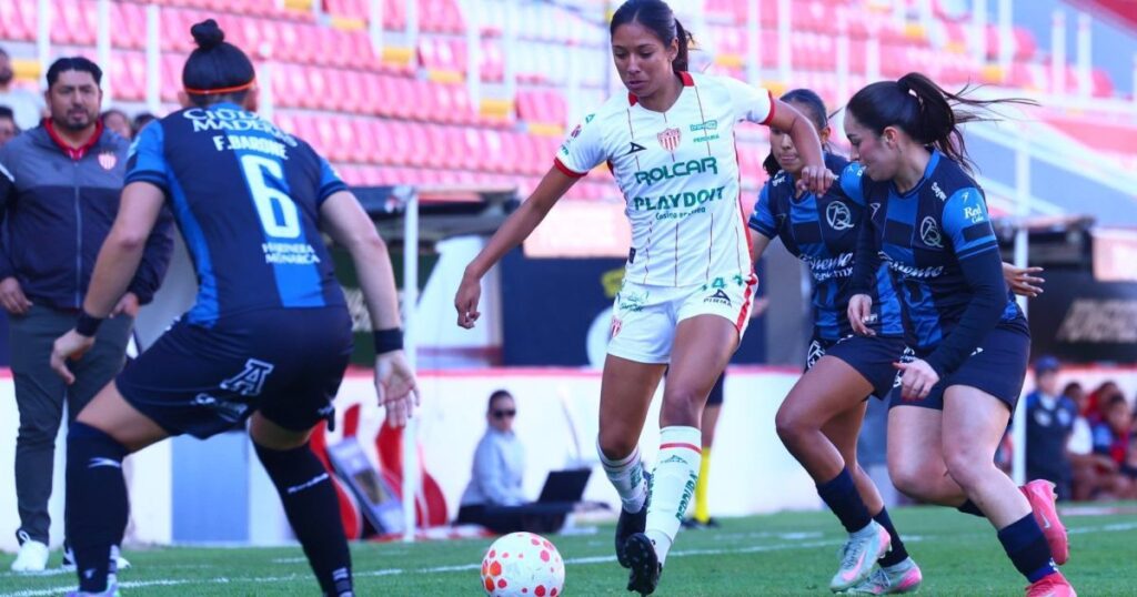 Jogo é interrompido a tiros no México após morte de "El Mencho"; veja