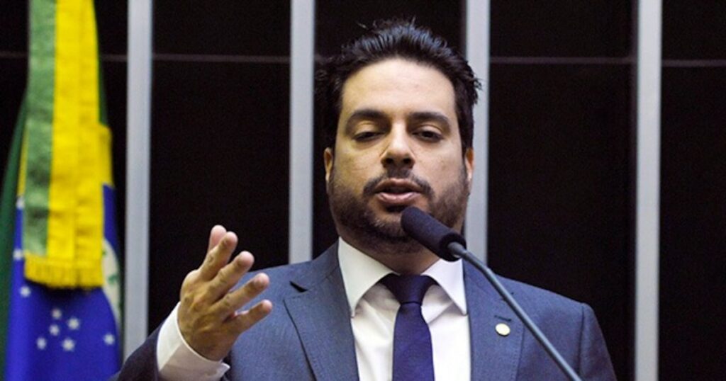 PF mira deputado em investigação sobre desvios em obras da BR-156 no Amapá
