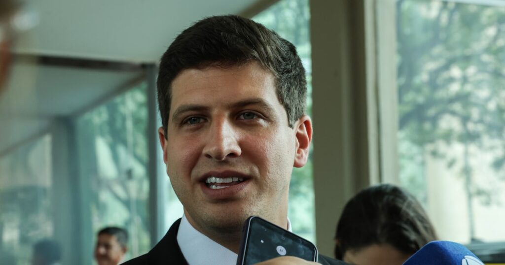 Polícia admite ‘missão de inteligência’ sobre gestão João Campos em meio a denúncia de espionagem