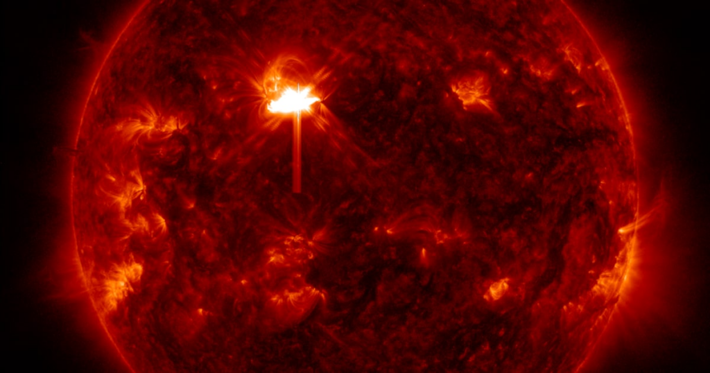 Tempestade solar atingirá a Terra após megaerupção no Sol, alerta a Nasa