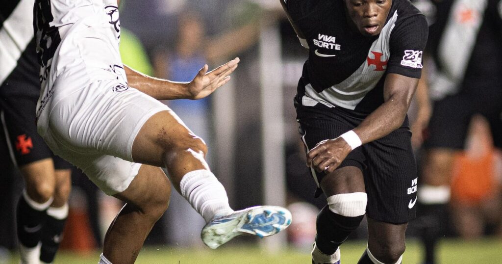 Vasco bate Volta Redonda nos pênaltis, sob vaias, e avança à semifinal do Carioca