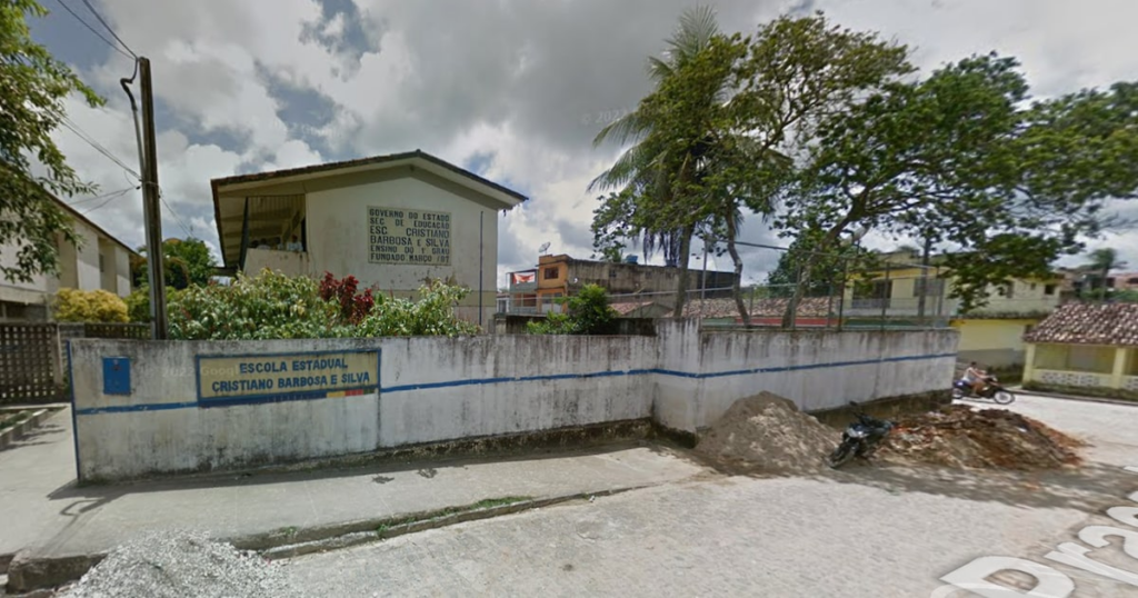 Aluno esfaqueia três meninas em escola em Pernambuco