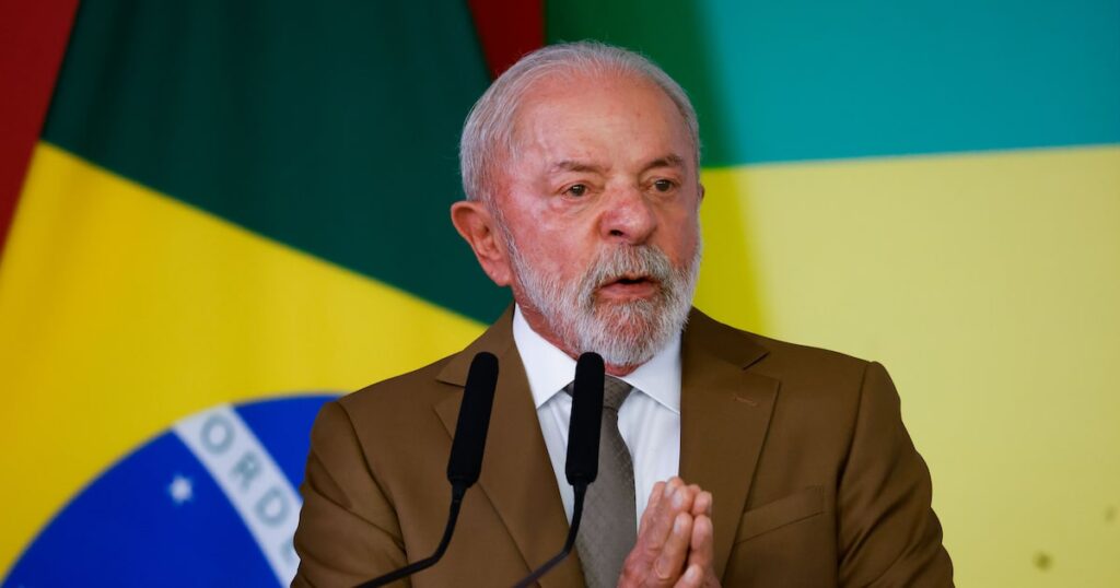 Atlas/Estadão: Lula é desaprovado por 56% dos paulistas e aprovado por 43%