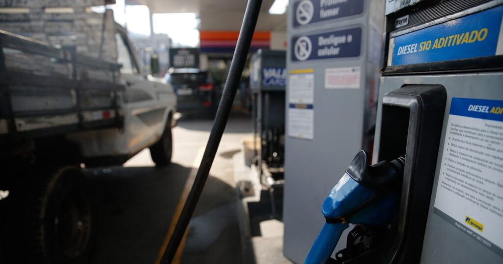 Governo cria força-tarefa para combater preços abusivos de combustíveis