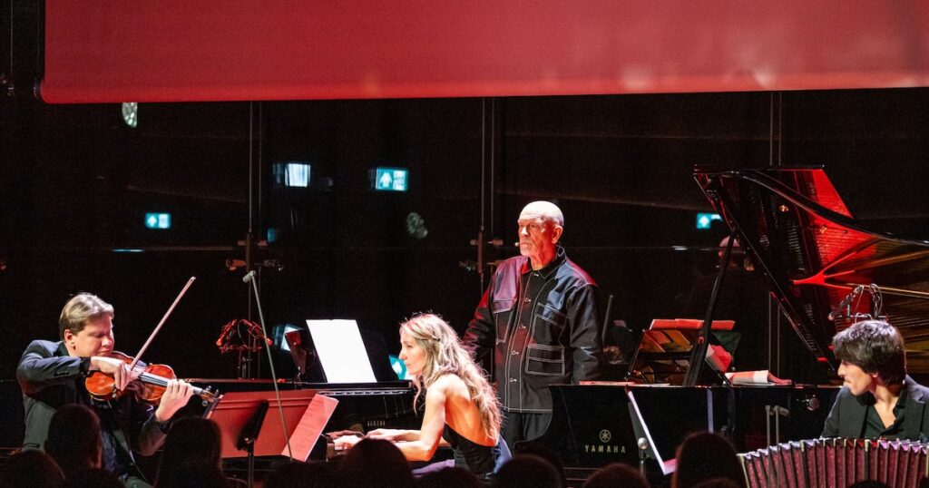 John Malkovich une literatura e música de forma sublime na Sala São Paulo