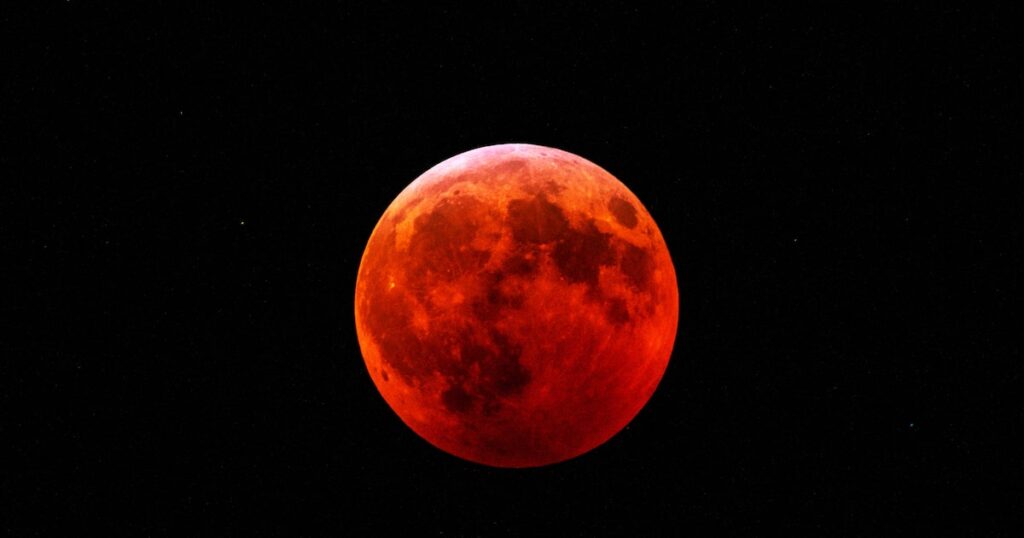 Por que ‘Lua de Sangue’ tem este nome? É preciso algum cuidado para acompanhar?
