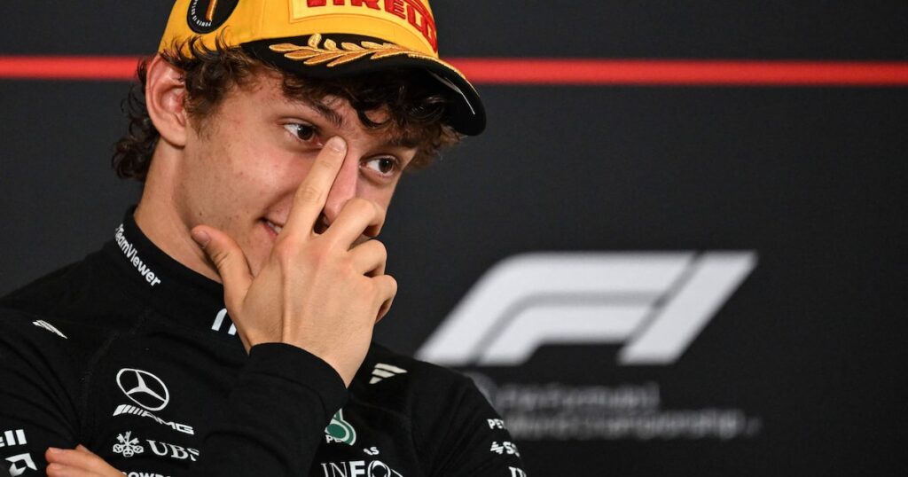 Qual Kimi é esse? Locutor chama Antonelli de Räikkönen no pódio do GP da China de F1
