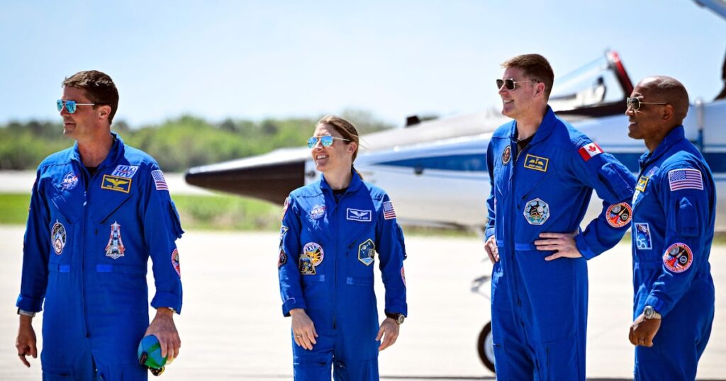 Quem são os astronautas que fazem parte da 1ª missão da Nasa à Lua em mais de 50 anos