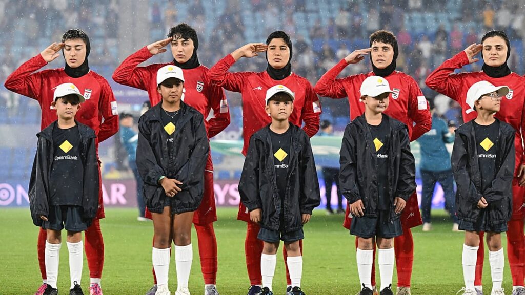 Seleção iraniana de futebol eliminada da Taça Asiática Feminina. Atletas receiam regresso ao Irão
