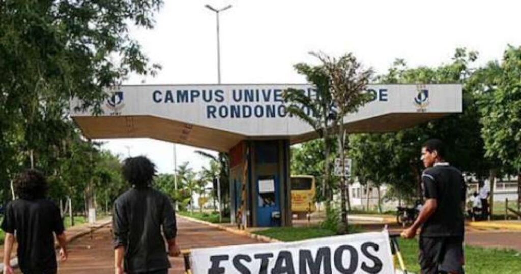 Universidade decreta luto oficial após professor esquecer filho em carro e criança de 3 anos falecer