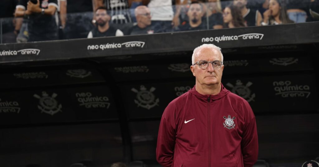 Dorival Júnior não resiste à nova derrota e é demitido do Corinthians
