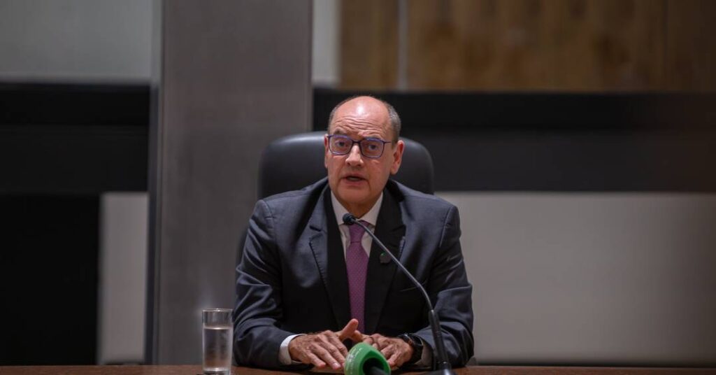 Zanin decide que desembargador deve continuar como governador interino do Rio