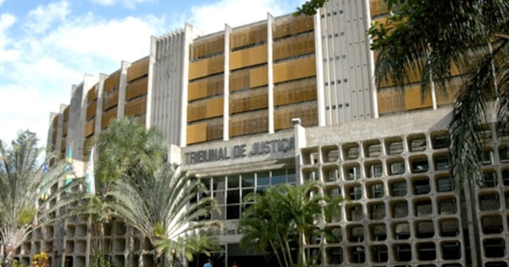 Corregedoria descobre 'estouro' de R$ 35 milhões e manda Justiça de Goiás devolver penduricalhos