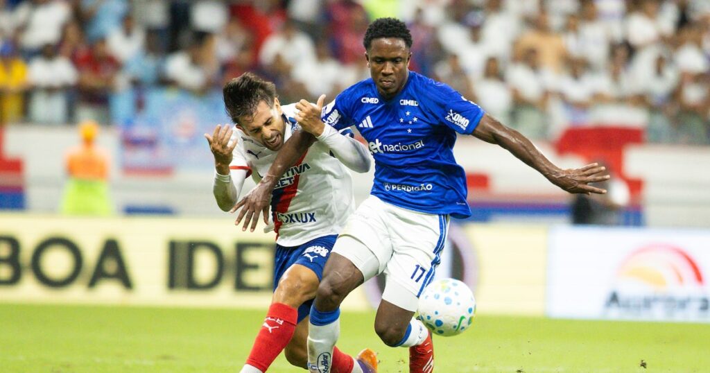 Cruzeiro vira sobre o Bahia na Fonte Nova, embala no Brasileirão e se afasta do Z-4