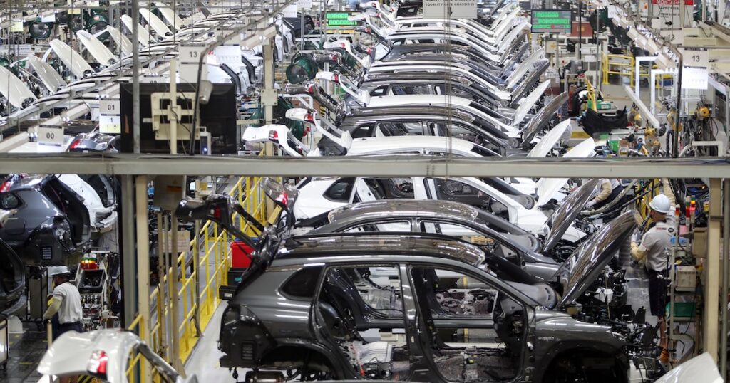 Fabricação de automóveis no Brasil completa 70 anos; veja dados que mostram a evolução do mercado
