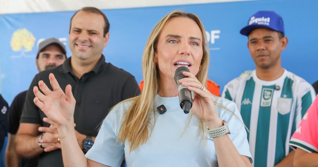 Governadora Celina Leão, do DF, passa por drenagem e segue internada em UTI