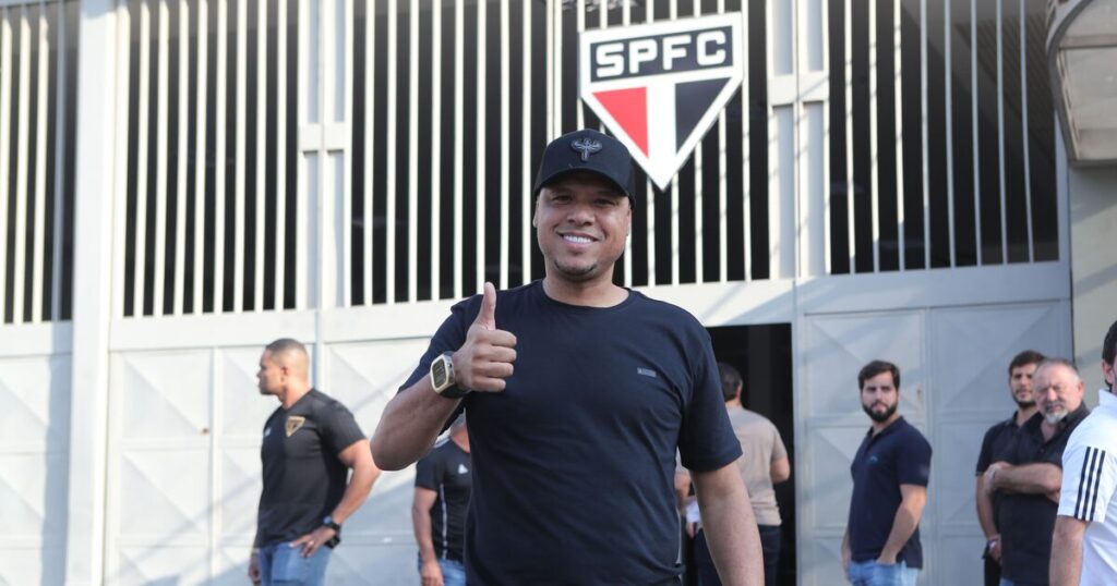 Luis Fabiano anuncia pré-candidatura a deputado federal por São Paulo: ‘Aceitei o chamado’