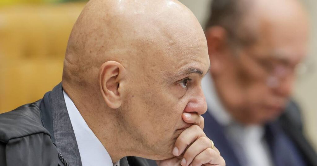 Moraes suspende aplicação da Lei da Dosimetria até que STF se manifeste sobre ações