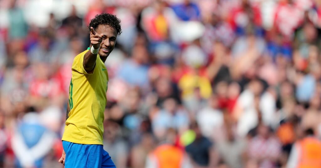 Rivellino vê Neymar convocado, com ressalva: ‘Faz diferença, mas jogou 3 Copas e não fez’