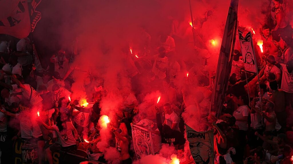Vídeo. Adeptos do PSG festejam em massa após triunfo na Liga dos Campeões