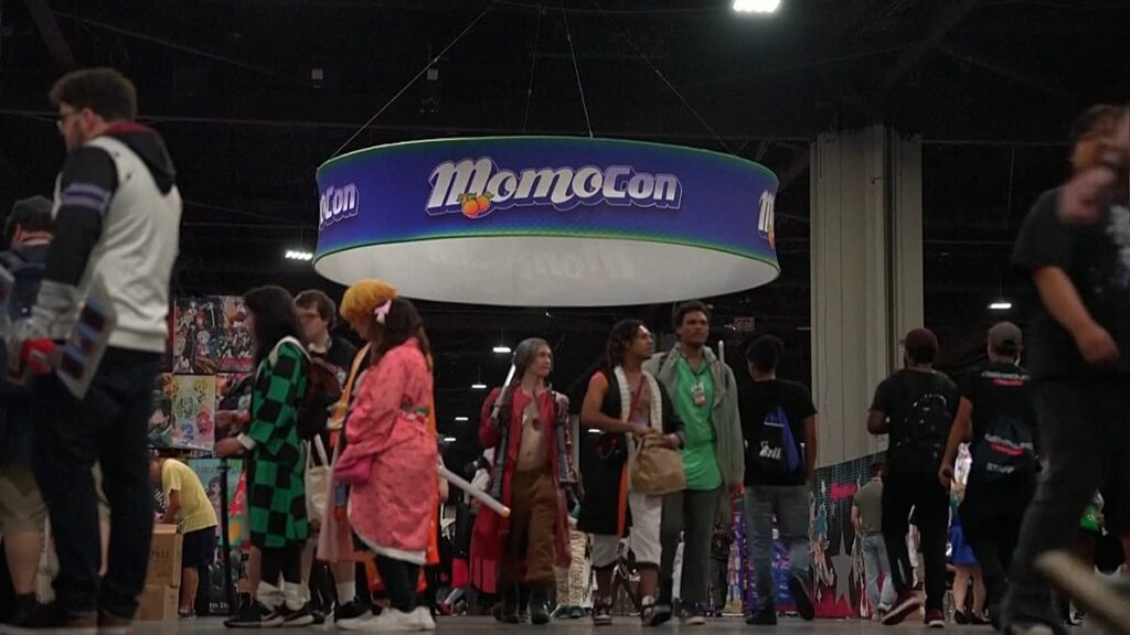 Vídeo. Estados Unidos: MomoCon em Atlanta junta 65 mil fãs em grande festival geek