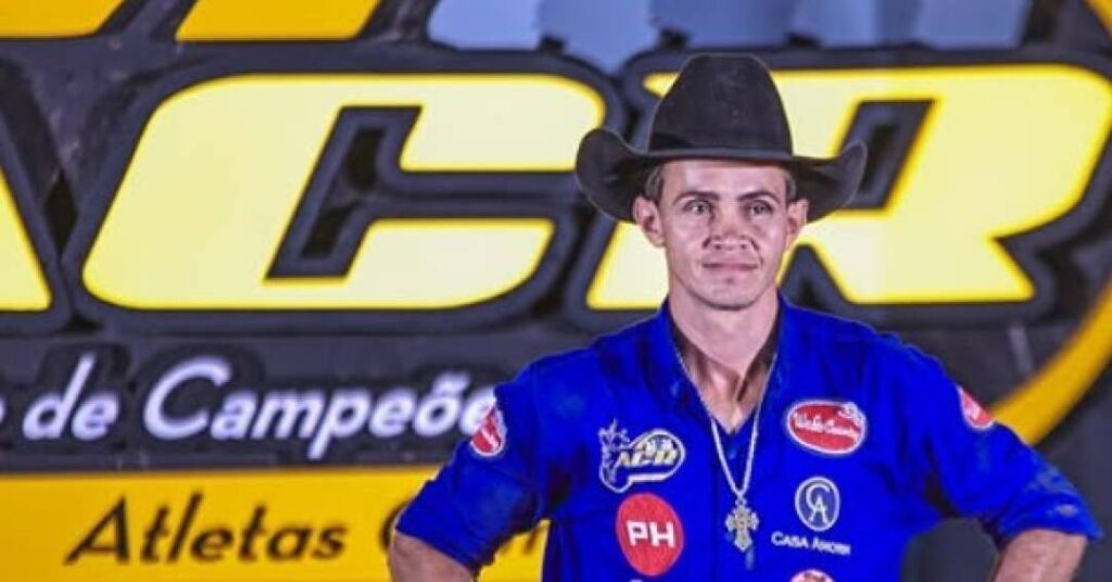 Vídeo: Peão morre pisoteado por touro em rodeio no interior paulista