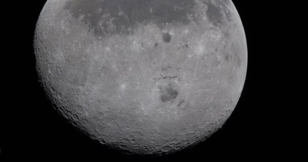 ‘Lua Azul’ poderá ser vista no céu no próximo fim de semana; veja como observar