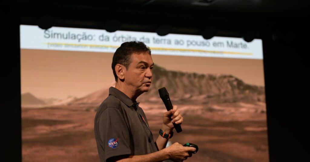 ‘Não existe plano B para sair desse planeta’, diz engenheiro da Nasa sobre preservação ambiental