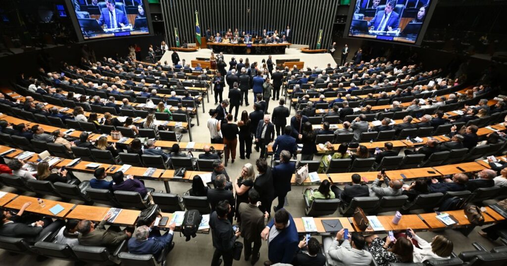 Após decisão dos EUA, oposição quer enquadrar facções na Lei Antiterrorismo