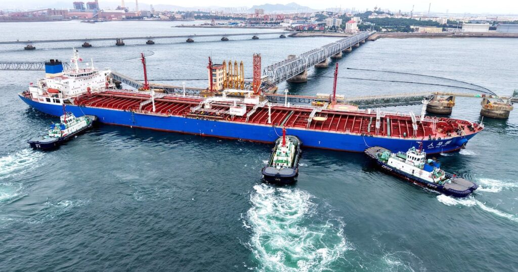 China: vendas no varejo caem pela primeira vez em 4 anos