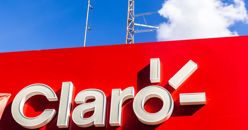 Clientes relatam instabilidade na rede da Claro neste sábado, 6
