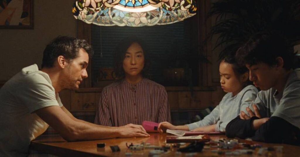 Filme de terror com Wagner Moura e Greta Lee ganha 1º trailer