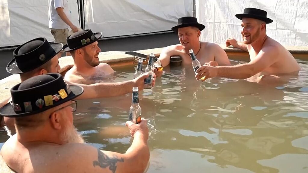 Vídeo. Suíça: cantores de iodel ensaiam em fontes públicas com calor em Basileia