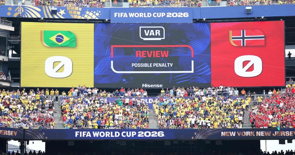 Até que ponto queremos a precisão do VAR no futebol?
