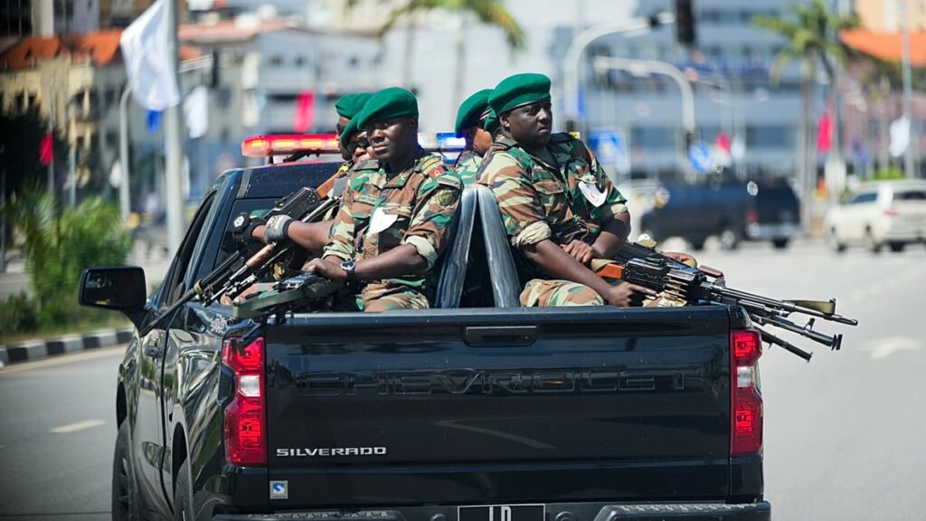 Cidadãos russos condenados a penas de prisão em Angola por espionagem e terrorismo