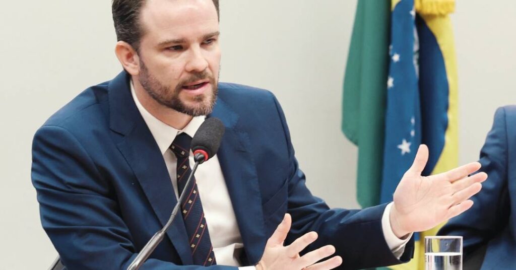 Dario Durigan mira como apostas