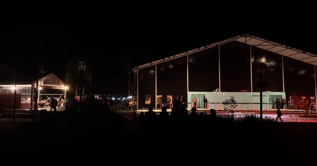 Flip: Paraty sofre com queda de energia no segundo dia do evento