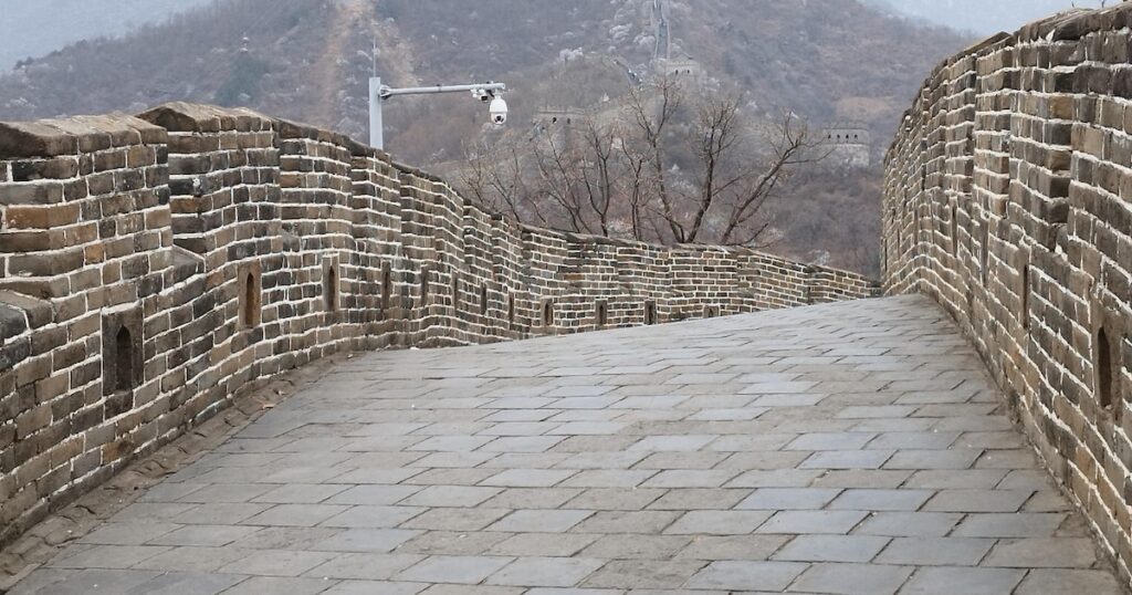 Por que um cartão postal da Muralha da China me fez voltar aos 16 anos
